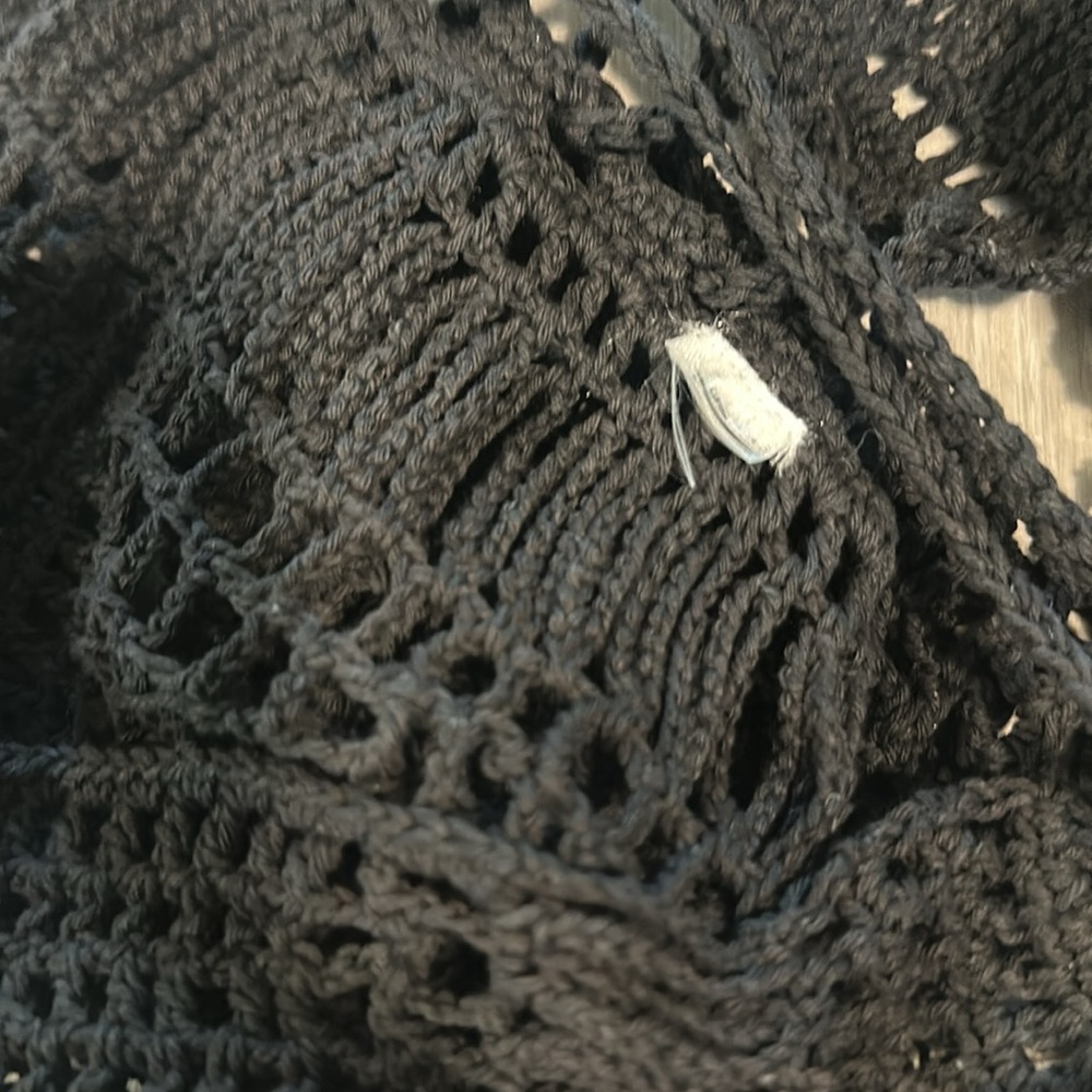 Andi Bagus Crochet Top - Picture 3 of 6